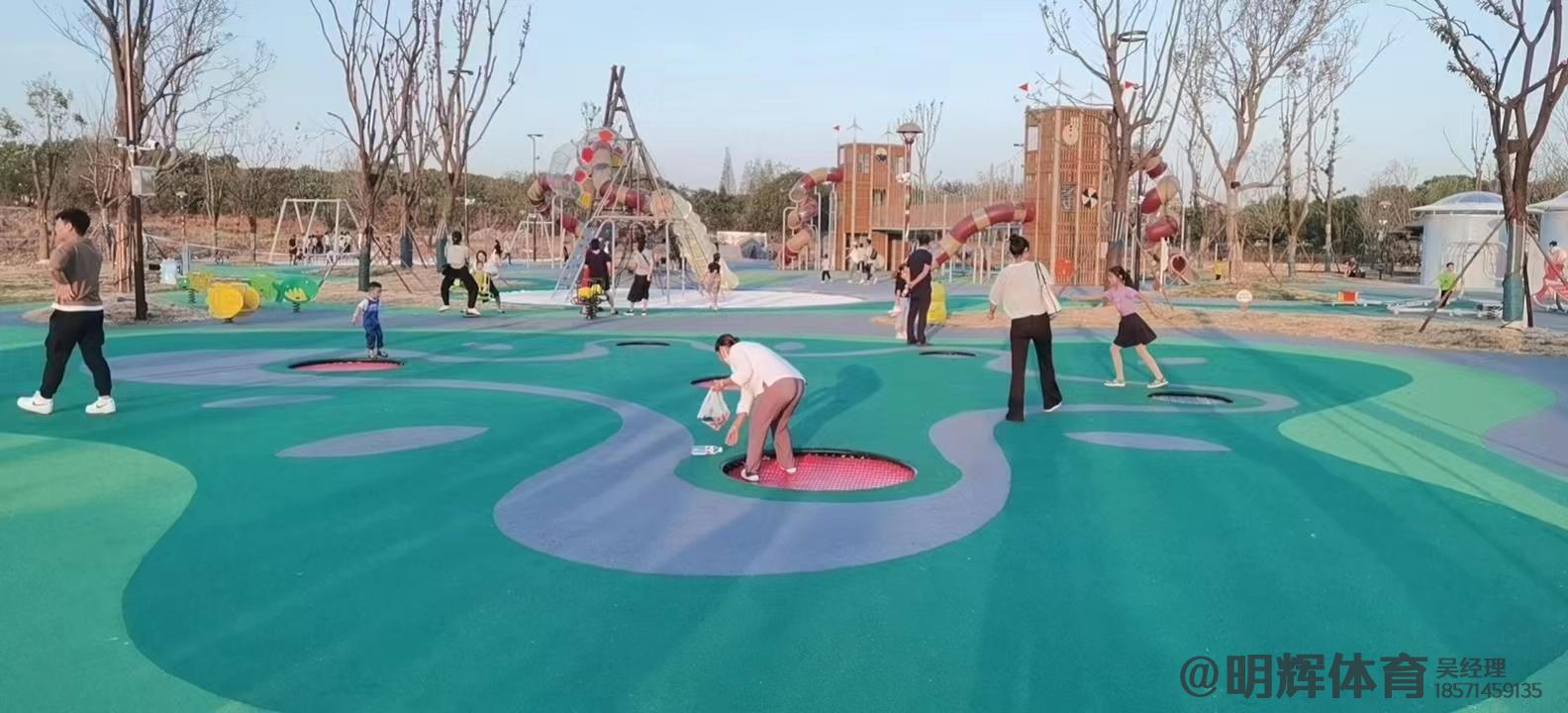 长沙公园跑道是用什么材料做成的